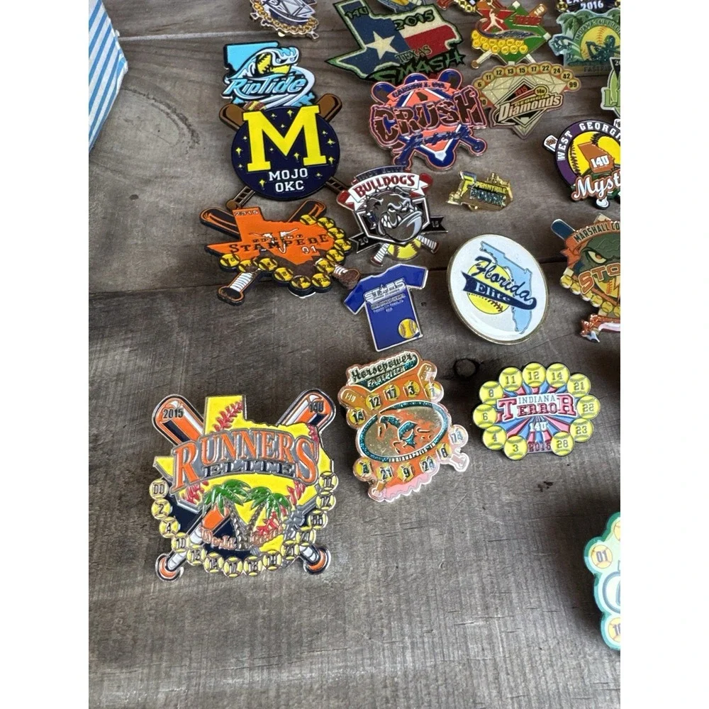 Lot of 64 Girls Fast Pitch Softball Team Trading Fastpitch Pinback Pins‎